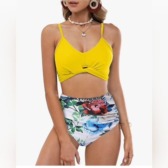 Yellow Floral Women's Swimwear Set, Size M, New In Bag - Picture 1 of 4